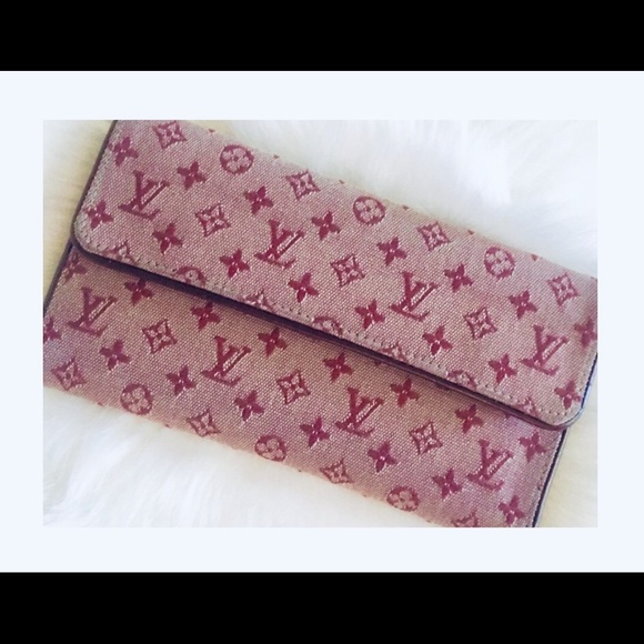 Authentic Louis Vuitton Pink Monogram Wallet - Picture 1 of 7